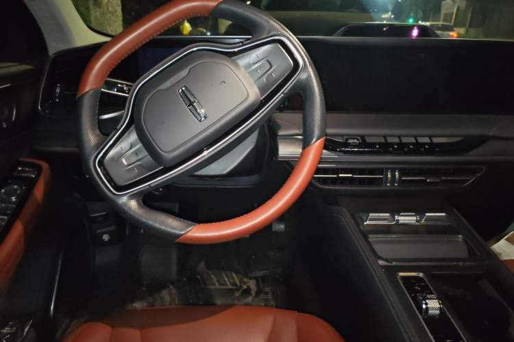 Used Lincoln Z 2022 iCool Luxury Edition Steering Wheel