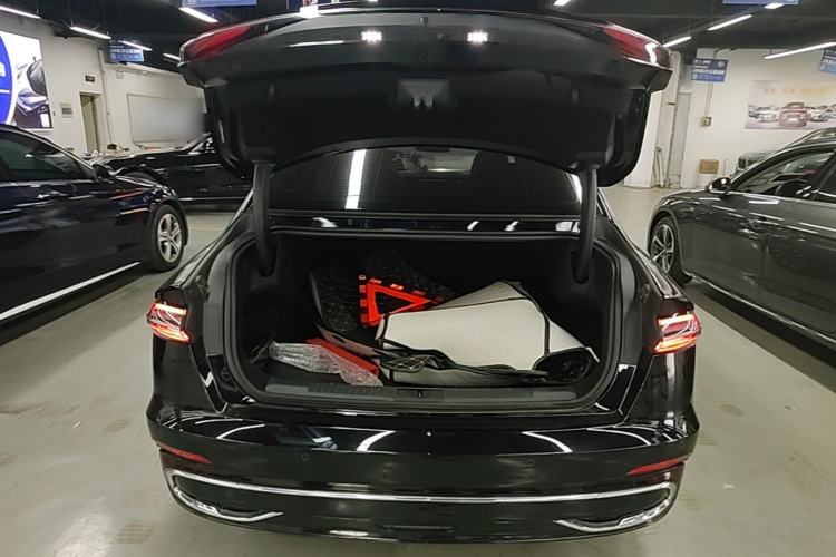 Used Lincoln Z 2022 iXiang Luxury Edition Trunk