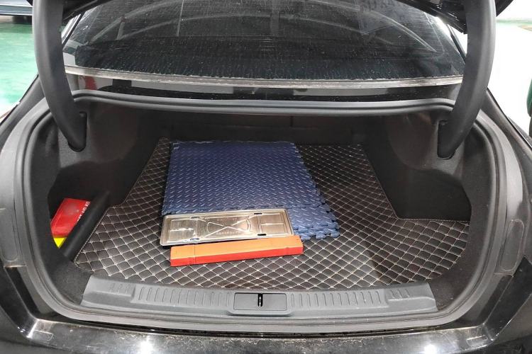 Used Lincoln Z 2022 iXiang Luxury Edition Trunk