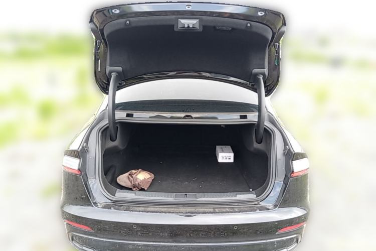Used Lincoln Z 2022 iXiang Luxury Edition Trunk