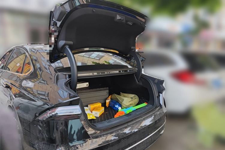 Used Lincoln Z 2022 iEnjoy Luxury Edition Trunk