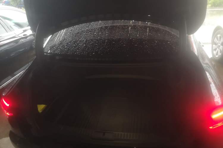Used Lincoln Z 2022 iXiang Luxury Edition Trunk