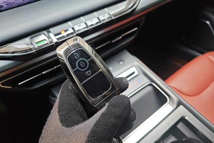 Used Lincoln Z 2022 iEnjoy Luxury Edition Vehicle Key