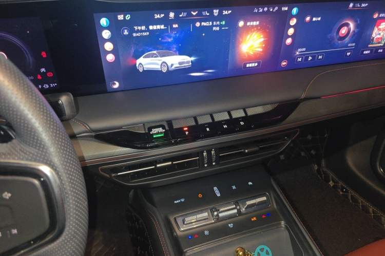 Used Lincoln Z 2022 iXiang Deluxe Edition Audio And AC Panel