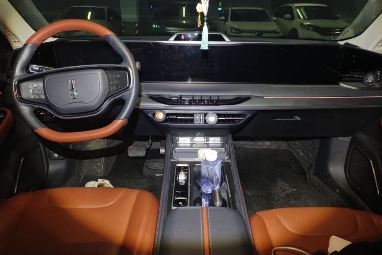 Used Lincoln Z 2022 iEnjoy Luxury Edition Center Console