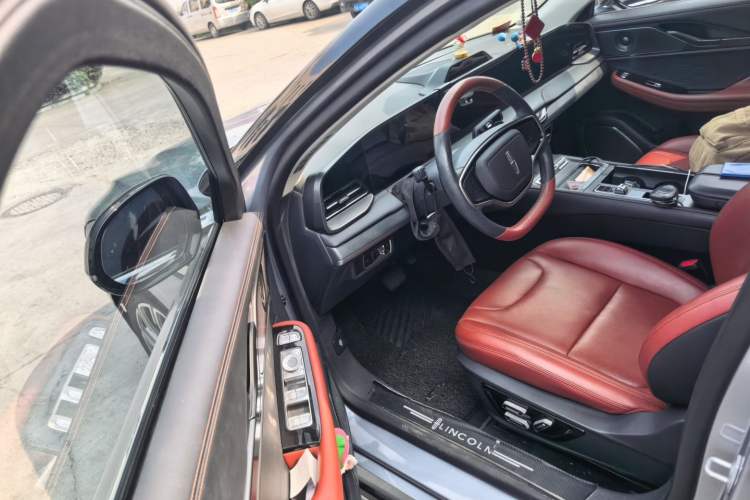 Used Lincoln Z 2022 iCool Luxury Edition Driver Seat