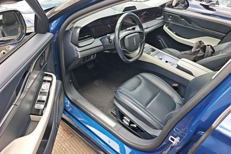 Used Lincoln Z 2022 iCool Luxury Edition Driver Seat