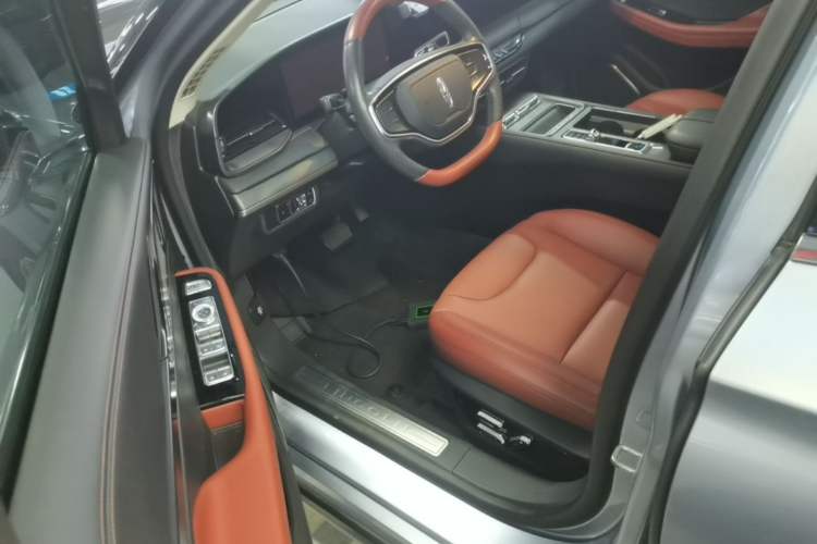 Used Lincoln Z 2022 iEnjoy Luxury Edition Driver Seat