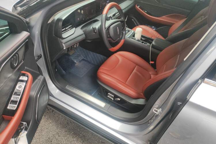 Used Lincoln Z 2022 iEnjoy Luxury Edition Driver Seat