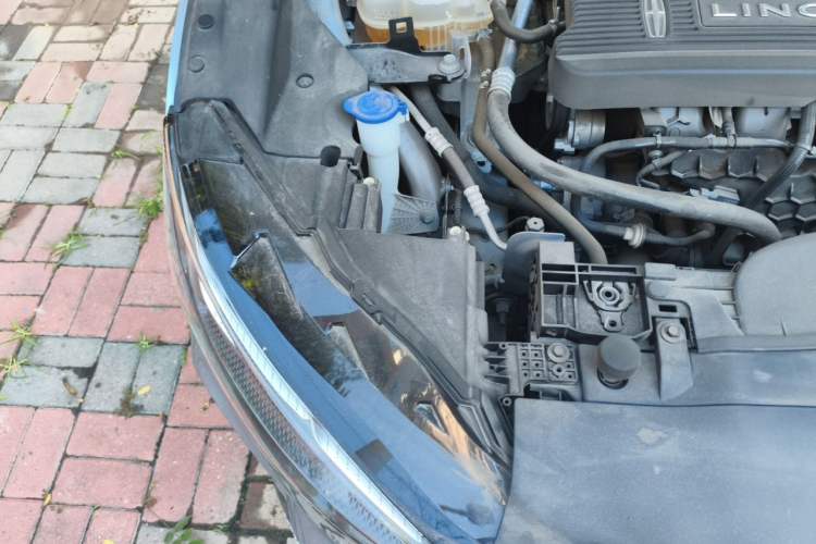 Used Lincoln Z 2022 iXiang Deluxe Edition Engine Bay Right