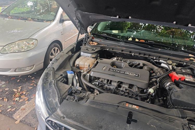 Used Lincoln Z 2022 iXiang Zunyi Edition Engine Bay Right