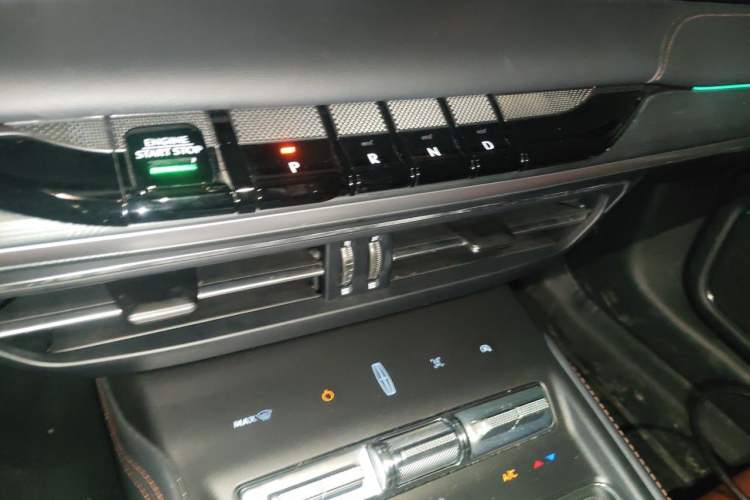 Used Lincoln Z 2022 iXiang Luxury Edition Gear Lever