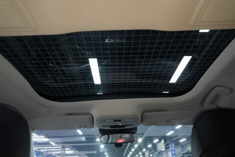 Used Lincoln Z 2022 iEnjoy Luxury Edition Headliner