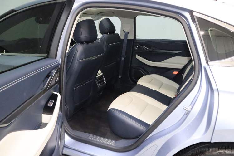 Used Lincoln Z 2022 iEnjoy Prestige Edition Interior 2