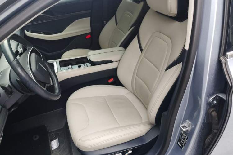 Used Lincoln Z 2022 iEnjoy Prestige Edition Left Front Seat