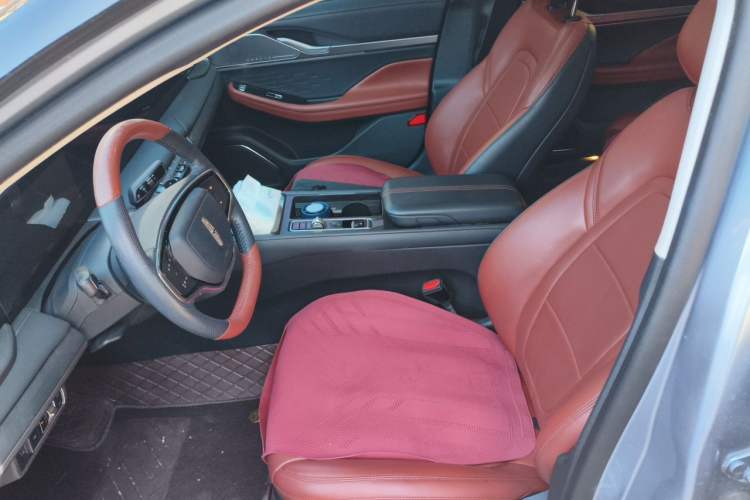 Used Lincoln Z 2022 iXiang Deluxe Edition Left Front Seat