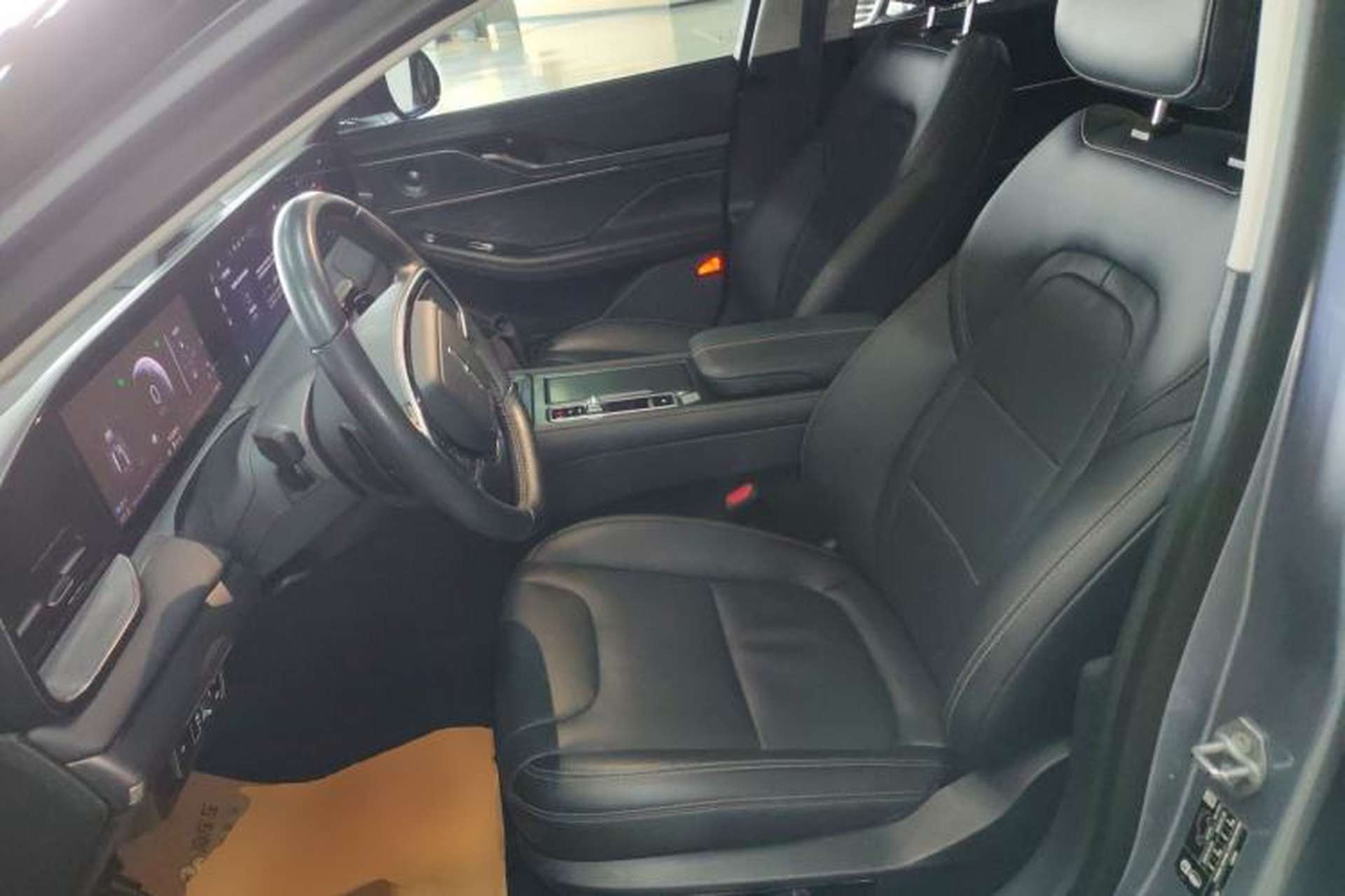 Used Lincoln Z 2022 iXiang Zunyi Edition Left Front Seat