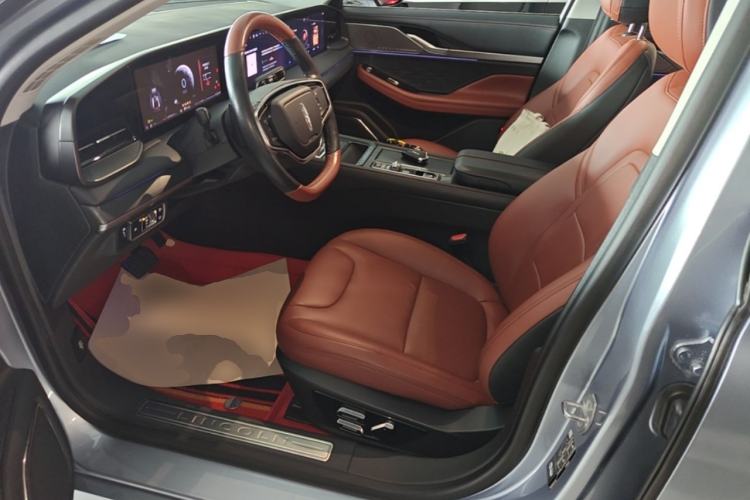 Used Lincoln Z 2022 iXiang Deluxe Edition Left Front Seat