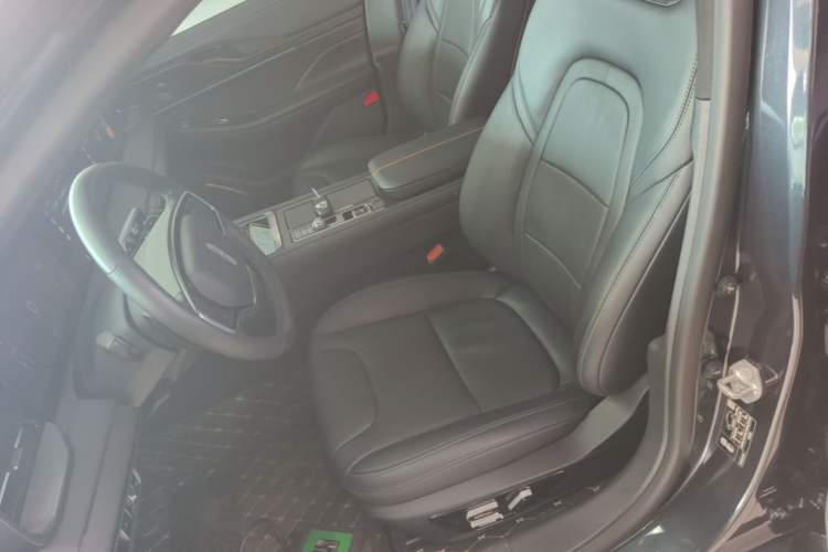 Used Lincoln Z 2022 iKoo Centennial Limited Edition Left Front Seat