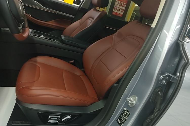 Used Lincoln Z 2022 iXiang Luxury Edition Left Front Seat