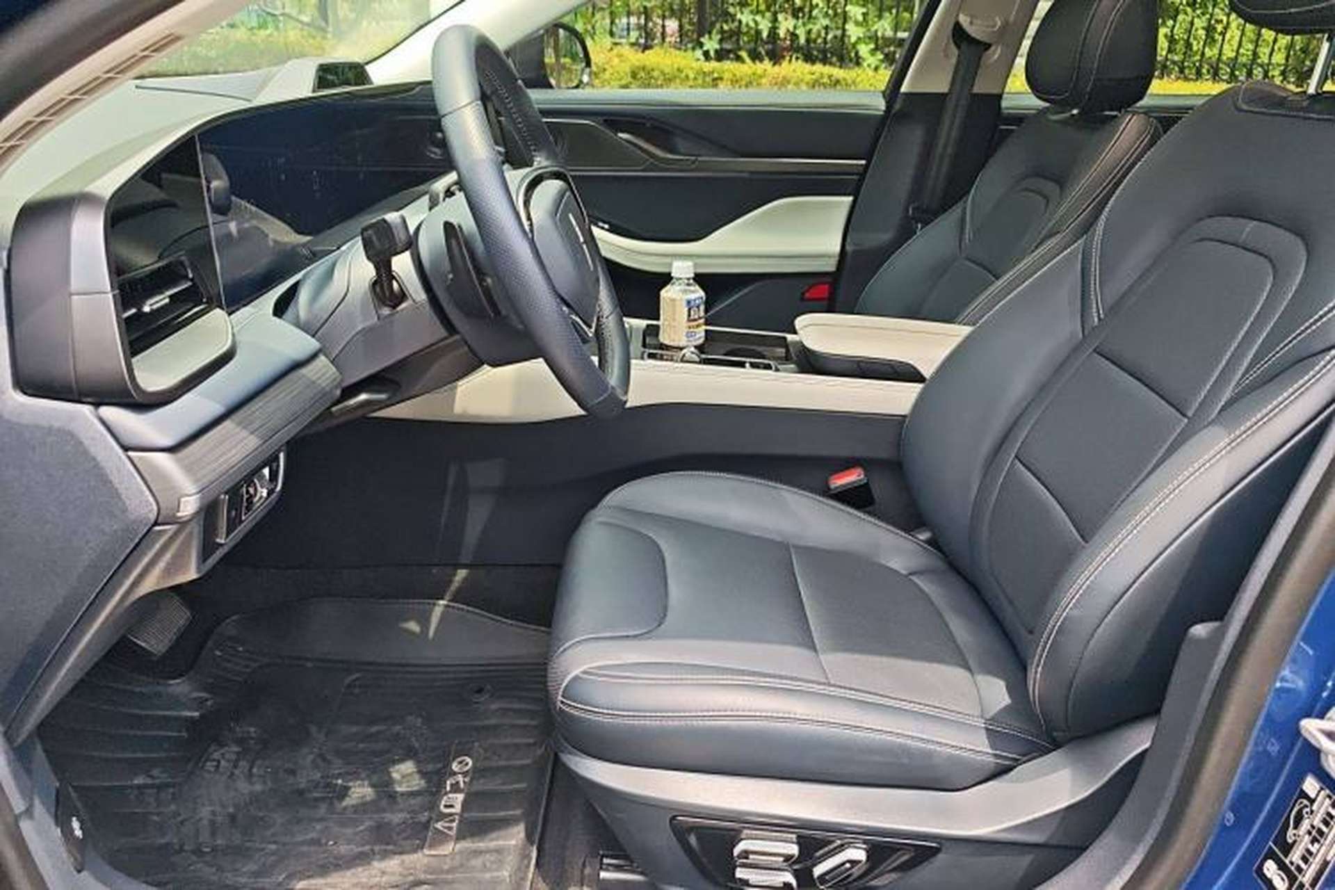 Used Lincoln Z 2022 iKoo Luxury Edition Left Front Seat