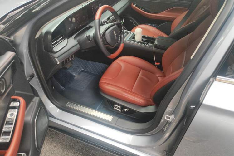 Used Lincoln Z 2022 iEnjoy Luxury Edition Left Front Seat