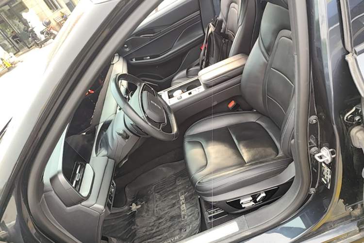 Used Lincoln Z 2022 iKoo Centennial Limited Edition Left Front Seat