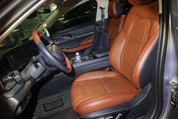 Used Lincoln Z 2022 iEnjoy Luxury Edition Left Front Seat