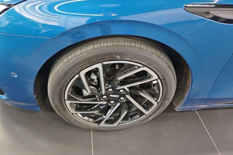 Used Lincoln Z 2022 iKoo Luxury Edition Left Front Wheel Hub