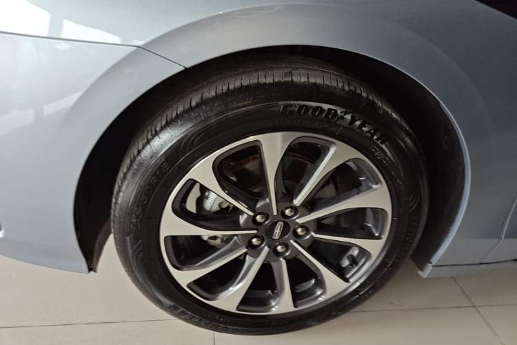 Used Lincoln Z 2022 iXiang Deluxe Edition Left Front Wheel Hub