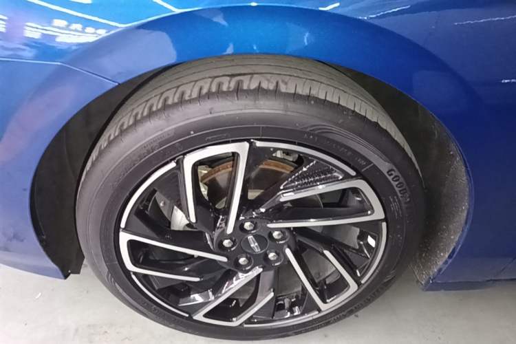 Used Lincoln Z 2022 iKoo Luxury Edition Left Front Wheel Hub