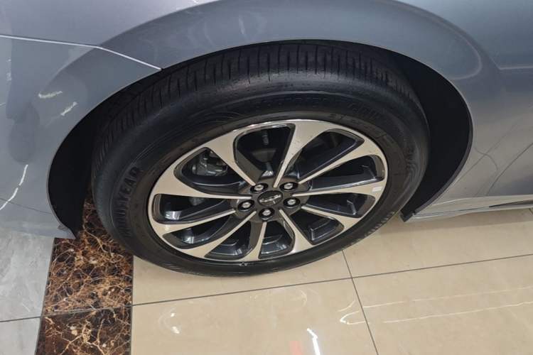 Used Lincoln Z 2022 iXiang Luxury Edition Left Front Wheel Hub