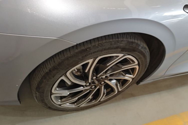 Used Lincoln Z 2022 iEnjoy Prestige Edition Left Front Wheel Hub