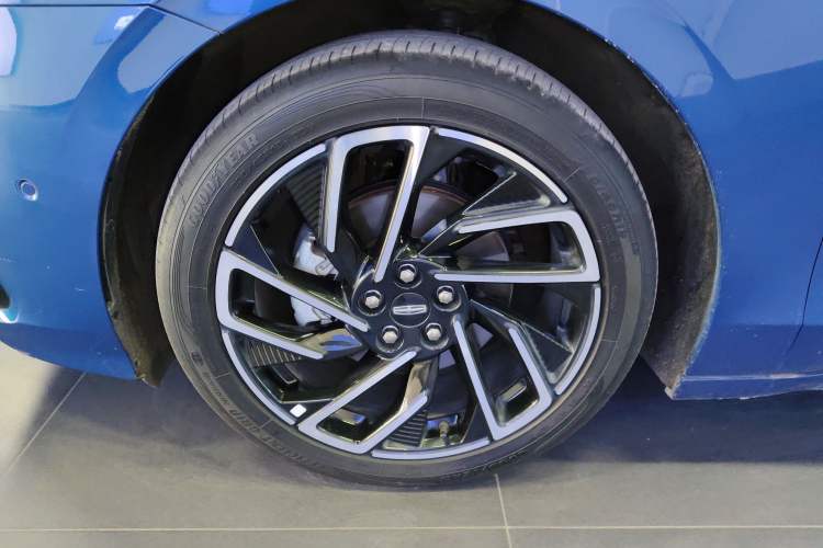 Used Lincoln Z 2022 iKoo Luxury Edition Left Front Wheel Hub