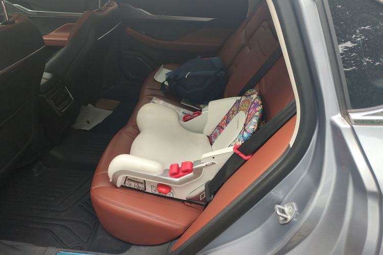 Used Lincoln Z 2022 iXiang Luxury Edition Left Rear Seat