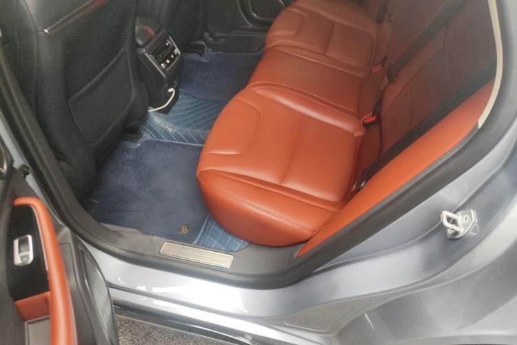 Used Lincoln Z 2022 iEnjoy Luxury Edition Left Rear Seat