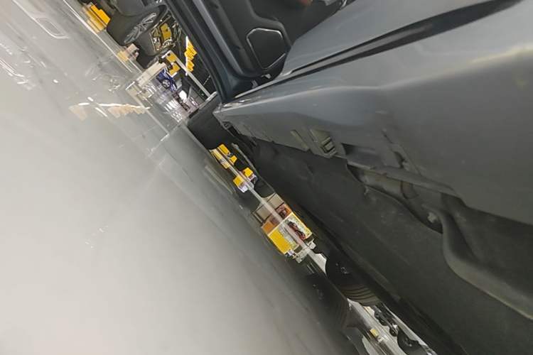Used Lincoln Z 2022 iXiang Luxury Edition Left Side Sill