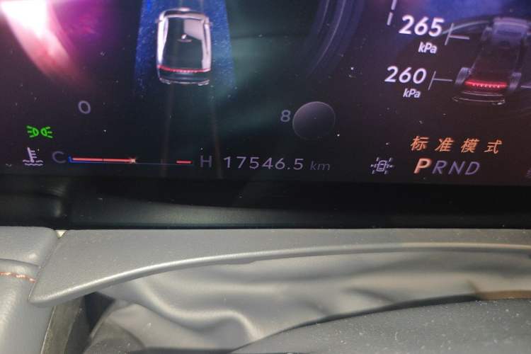 Used Lincoln Z 2022 iXiang Deluxe Edition Odometer Close Up