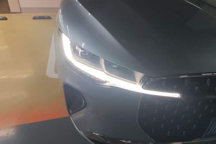 Used Lincoln Z 2022 iXiang Luxury Edition Right Front Headlight