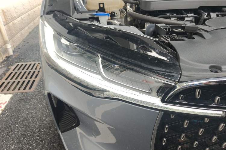 Used Lincoln Z 2022 iXiang Luxury Edition Right Front Headlight