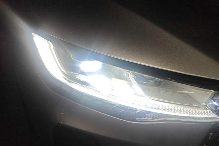 Used Lincoln Z 2022 Facelift iEnjoy Deluxe Edition Right Front Headlight