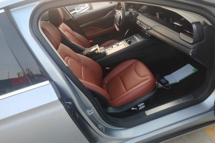 Used Lincoln Z 2022 iXiang Deluxe Edition Right Front Seat