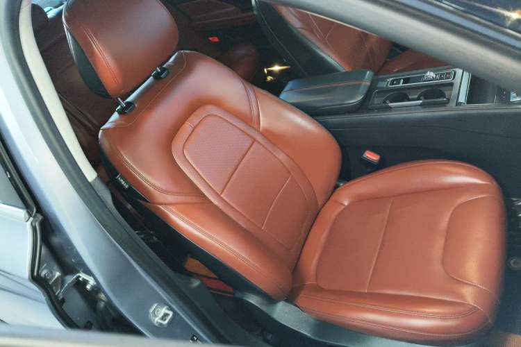 Used Lincoln Z 2022 Facelift iEnjoy Deluxe Edition Right Front Seat