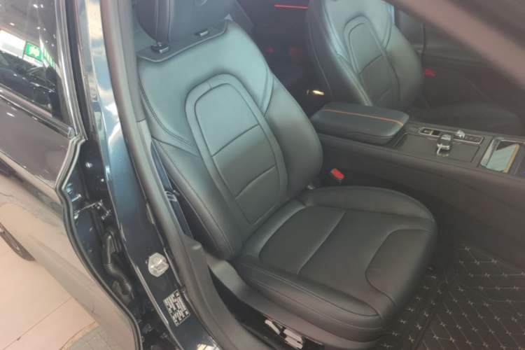 Used Lincoln Z 2022 iKoo Centennial Limited Edition Right Front Seat