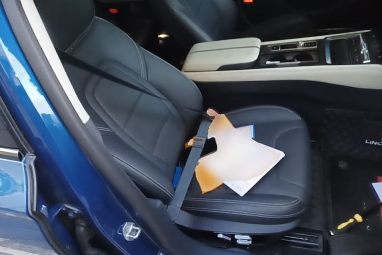 Used Lincoln Z 2022 iKoo Luxury Edition Right Front Seat
