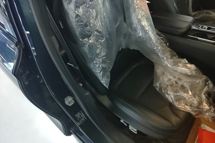Used Lincoln Z 2022 iKoo Centennial Limited Edition Right Front Seat