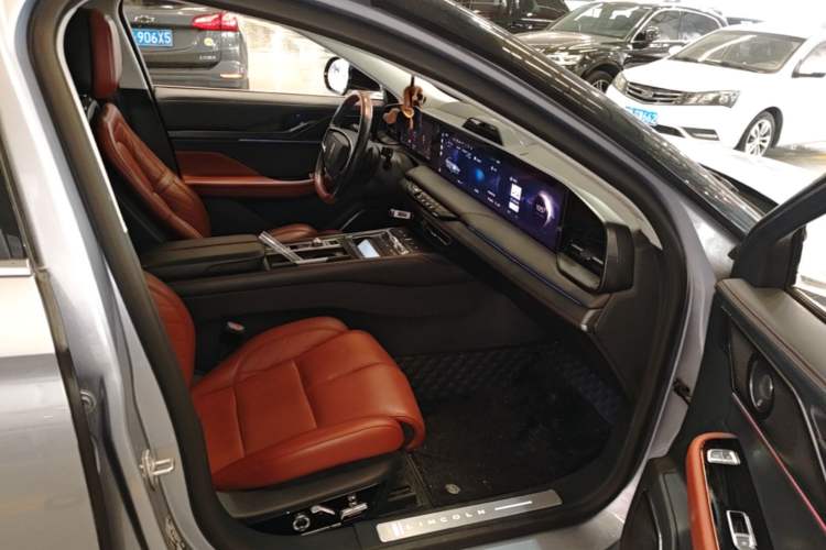 Used Lincoln Z 2022 iEnjoy Prestige Edition Right Front Seat