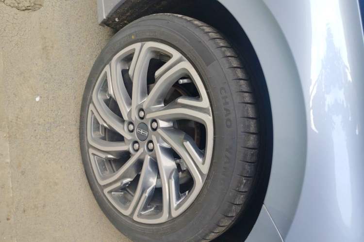 Used Lincoln Z 2022 iXiang Zunyi Edition Right Front Wheel Hub