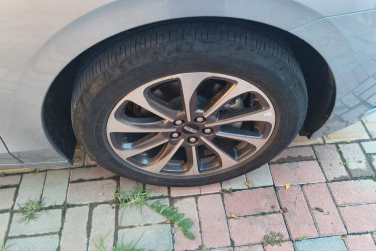 Used Lincoln Z 2022 iXiang Deluxe Edition Right Front Wheel Hub