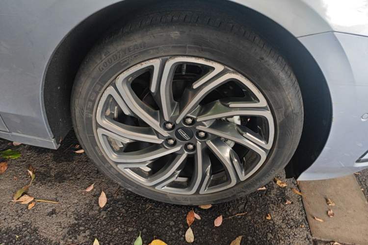Used Lincoln Z 2022 iXiang Zunyi Edition Right Front Wheel Hub